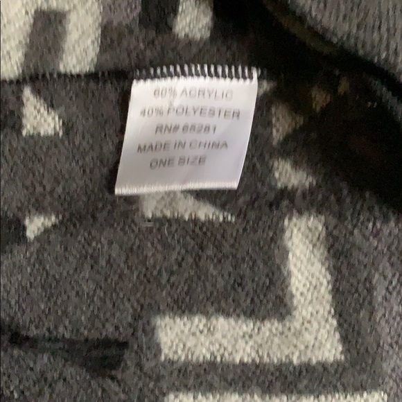 Tribal Print Scarf Grey and Black - Picture 2 of 4